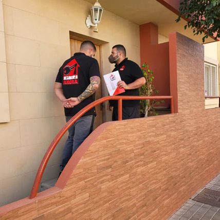 Canarias Desokupa hombres realizando desocupación